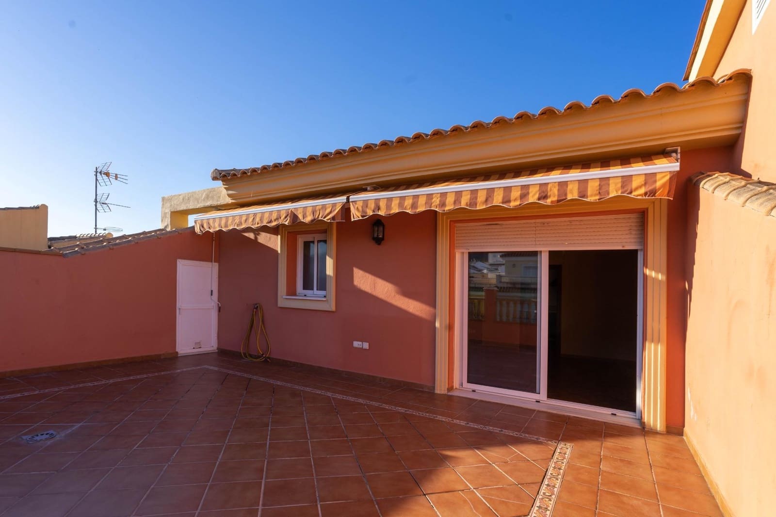 2 sypialnia Penthouse do wynajęcia w Alhaurin el Grande - 900 € (Ref: 9427220)