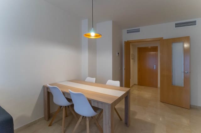 Piso de 3 habitaciones en Alhaurín el Grande en alquiler con garaje - 900 € (Ref: 9488349)