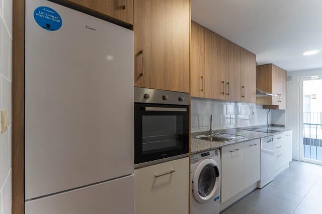 Piso de 3 habitaciones en Alhaurín el Grande en alquiler con garaje - 900 € (Ref: 9488349)