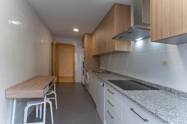 Piso de 3 habitaciones en Alhaurín el Grande en alquiler con garaje - 900 € (Ref: 9488349)