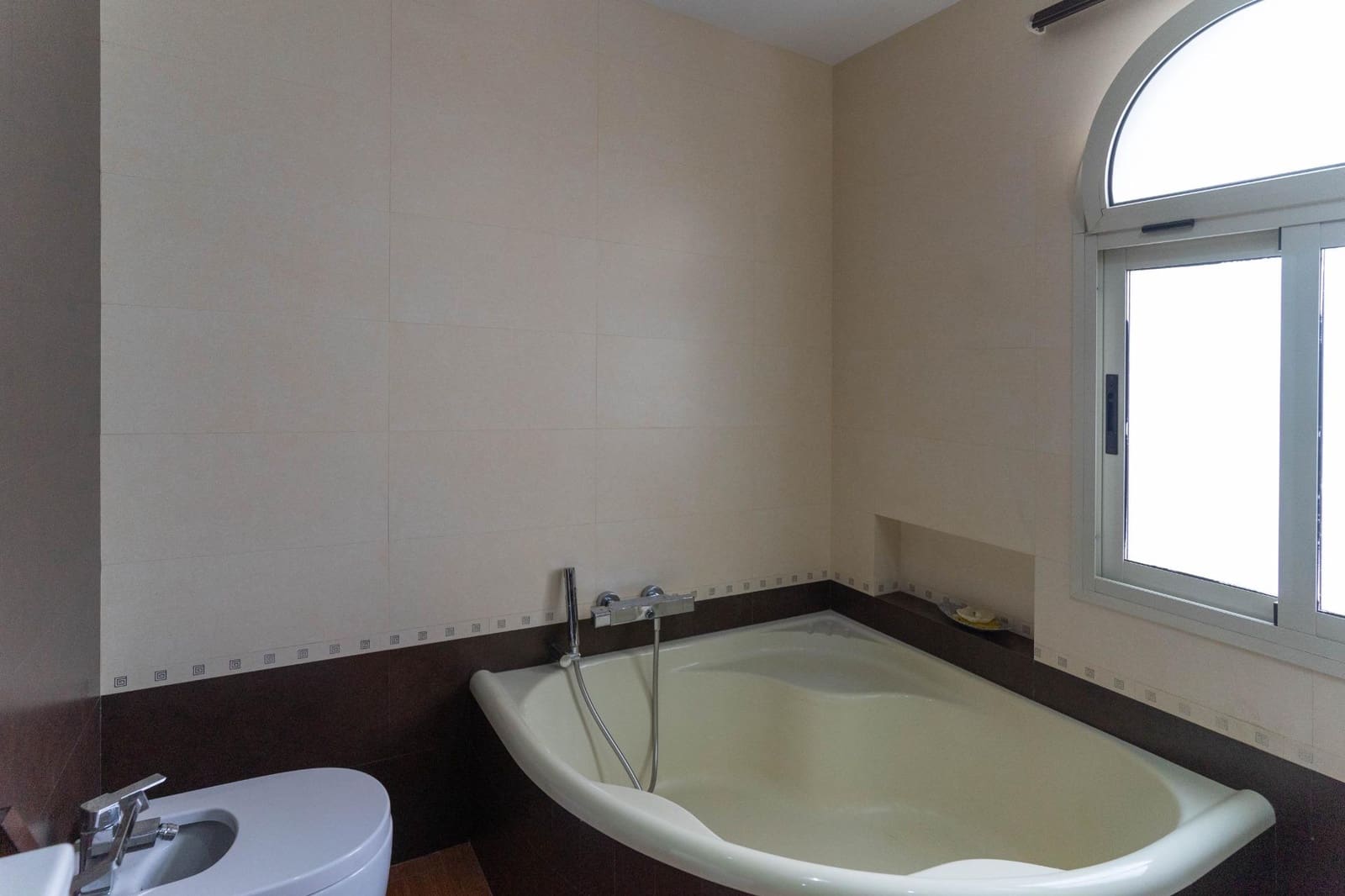 3 soveværelse Lejlighed til leje i Alhaurin el Grande - € 1.000 (Ref: 9488350)