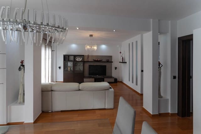 3 soveværelse Lejlighed til leje i Alhaurín el Grande - € 1.000 (Ref: 9488350)