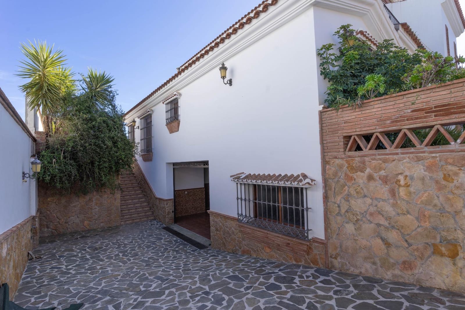 5 soveværelse Villa til leje i Alhaurin el Grande med swimmingpool garage - € 3.300 (Ref: 9513411)