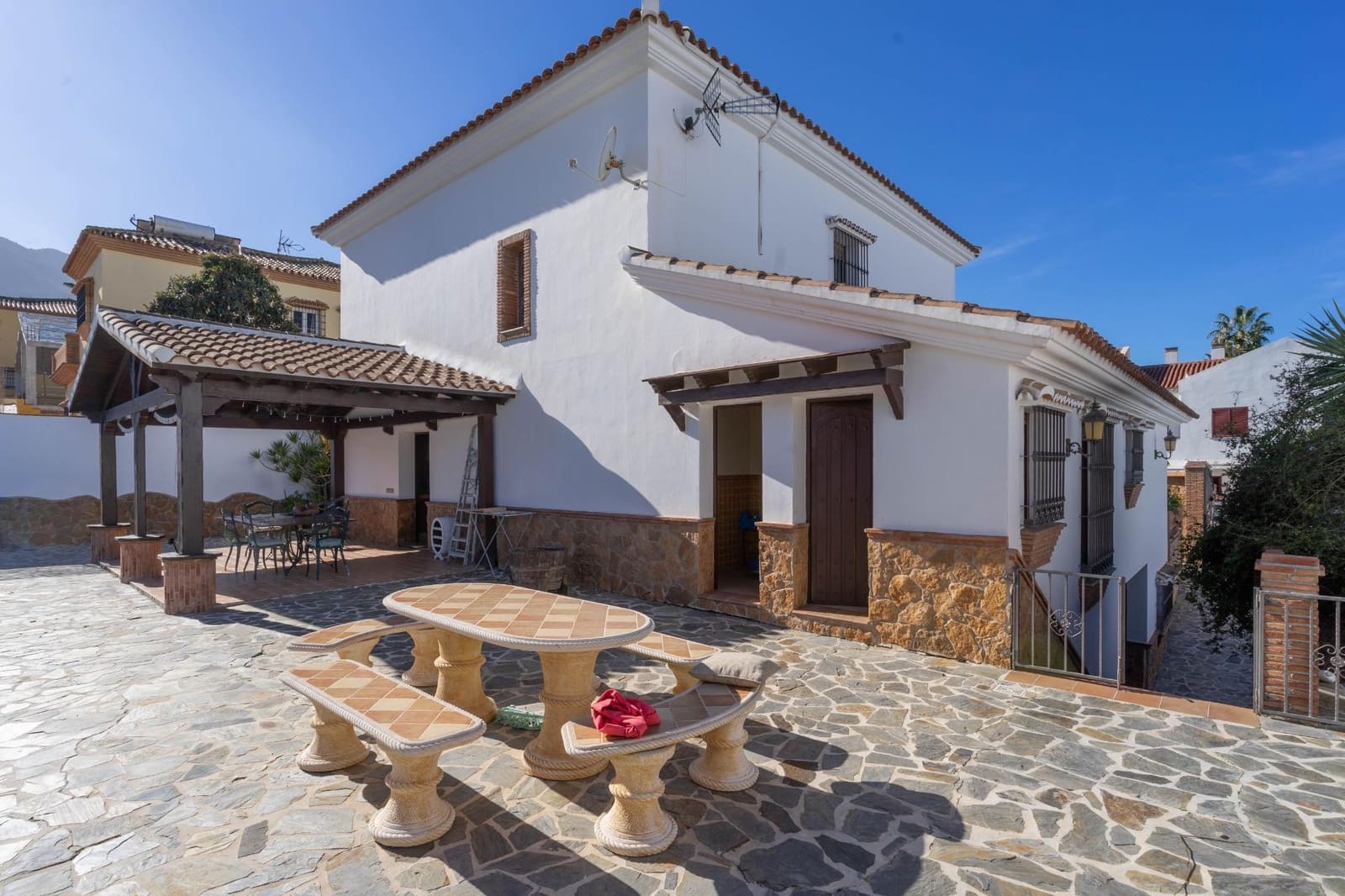 5 soveværelse Villa til leje i Alhaurin el Grande med swimmingpool garage - € 3.300 (Ref: 9513411)