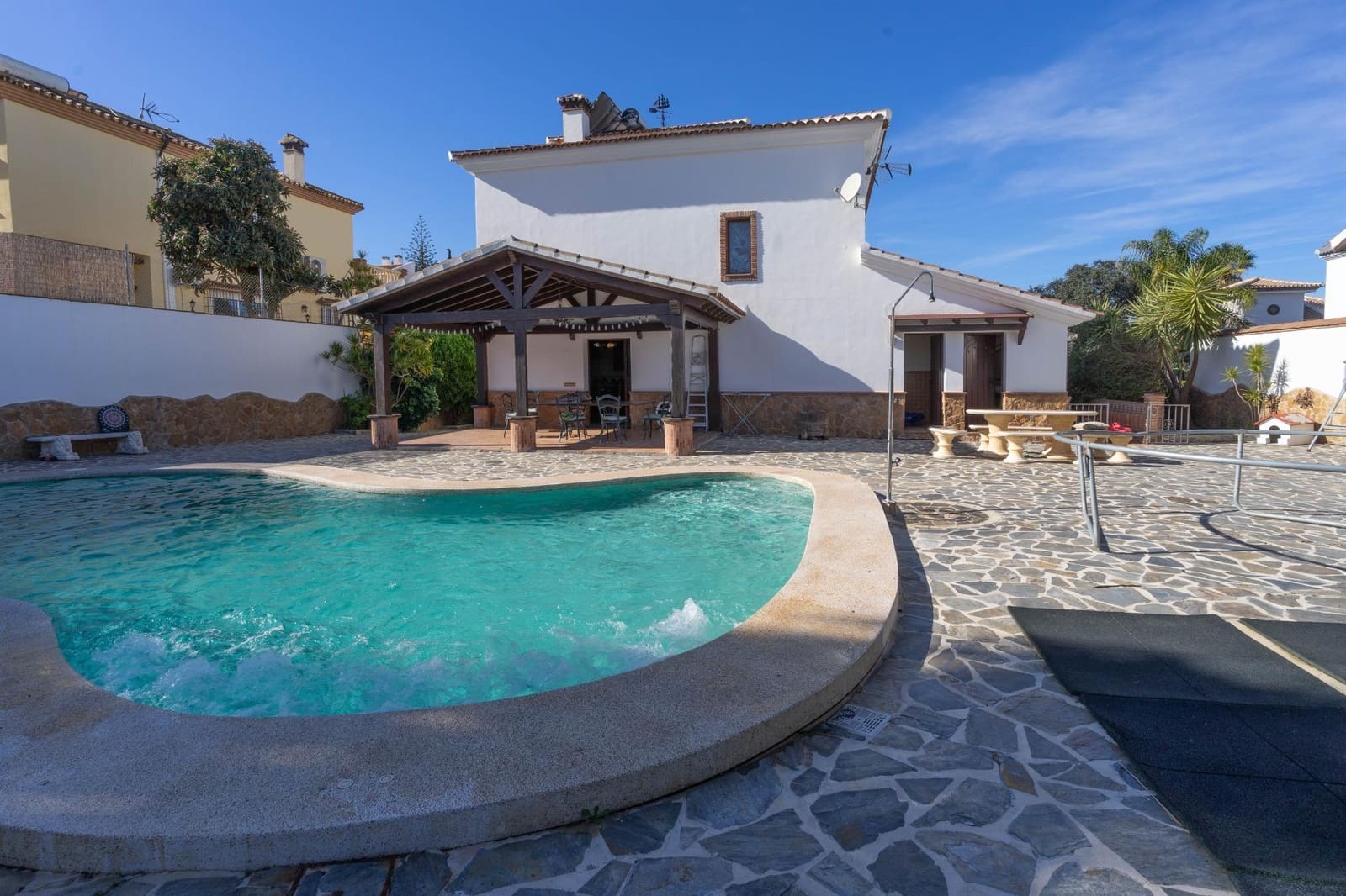 5 soveværelse Villa til leje i Alhaurin el Grande med swimmingpool garage - € 3.300 (Ref: 9513411)