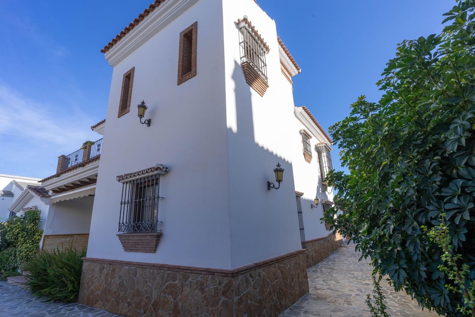 5 soveværelse Villa til leje i Alhaurin el Grande med swimmingpool garage - € 3.300 (Ref: 9513411)