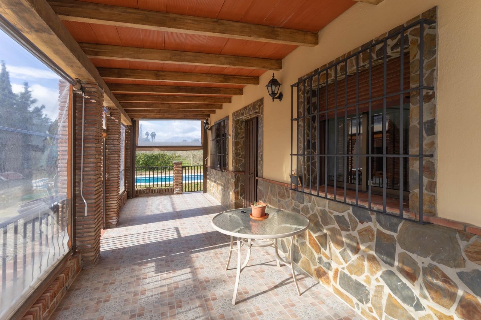 Chalet de 2 habitaciones en Alhaurín el Grande en alquiler con piscina - 1.500 € (Ref: 9543616)