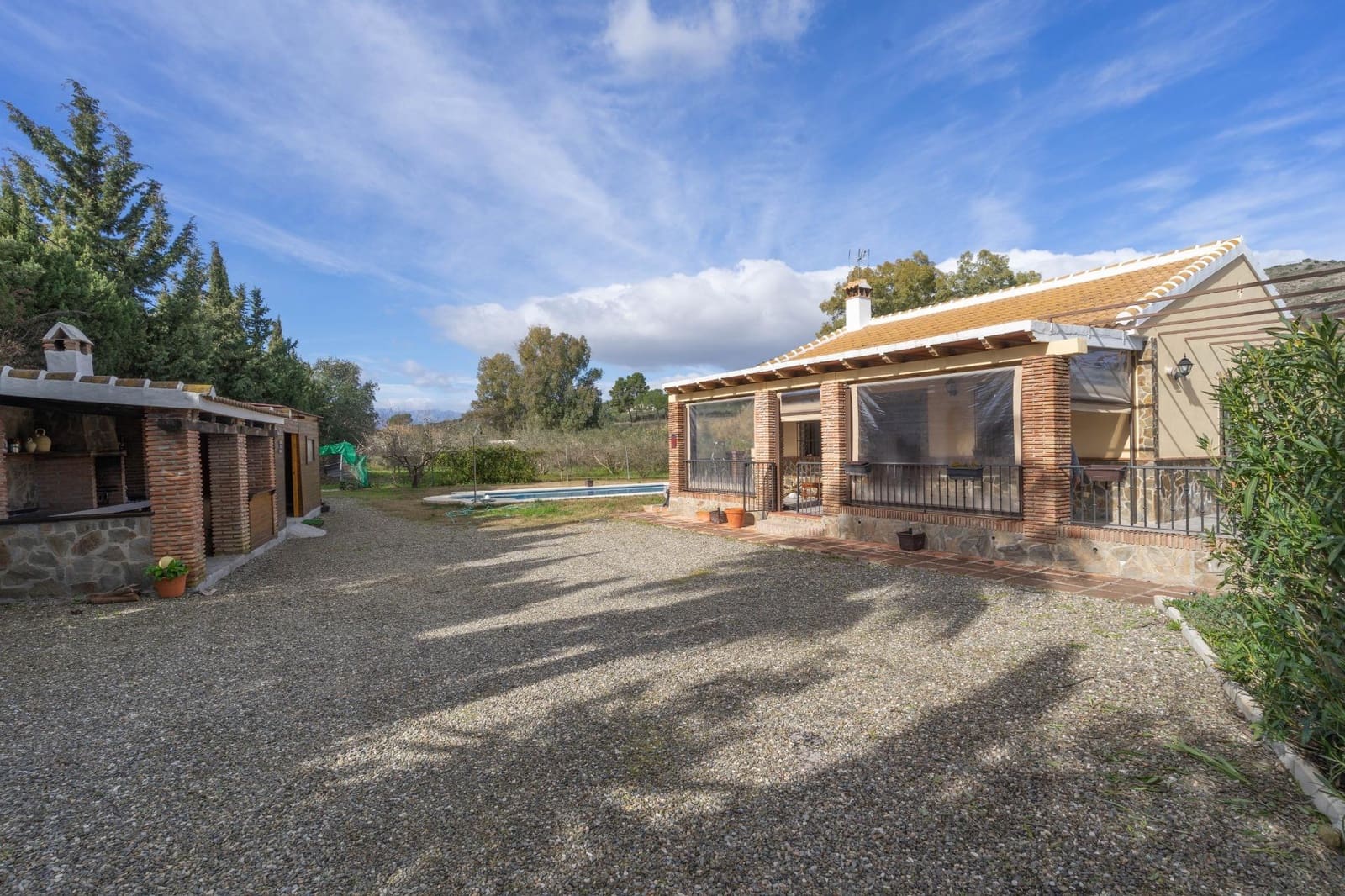 Chalet de 2 habitaciones en Alhaurín el Grande en alquiler con piscina - 1.500 € (Ref: 9543616)