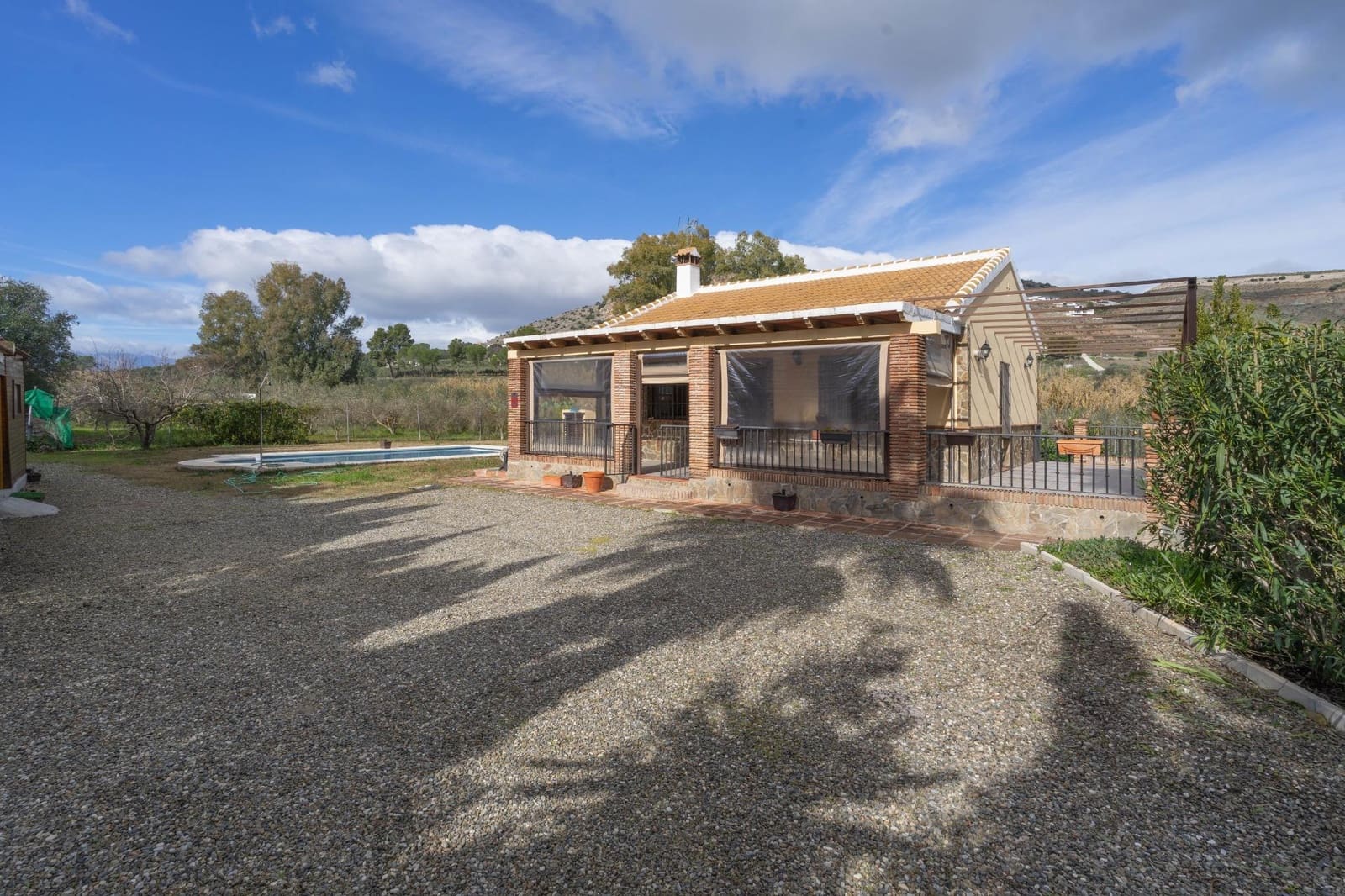 Chalet de 2 habitaciones en Alhaurín el Grande en alquiler con piscina - 1.500 € (Ref: 9543616)