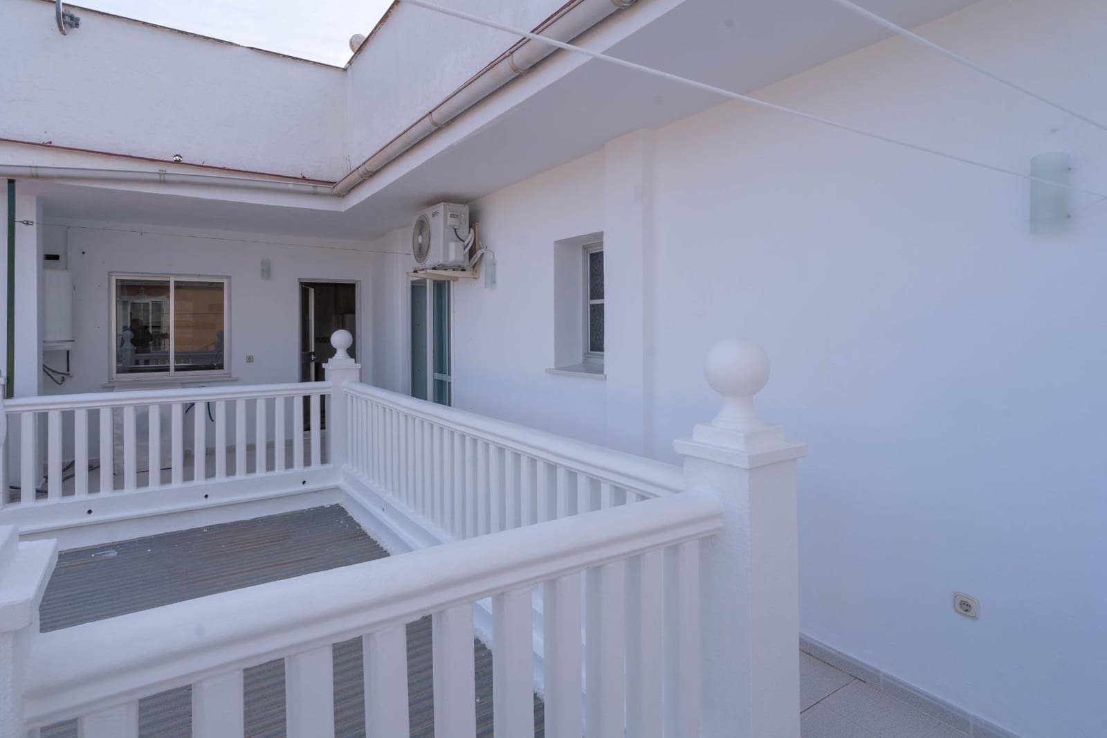 3 bedroom Penthouse for rent in Alhaurin el Grande - € 1,000 (Ref: 9591289)