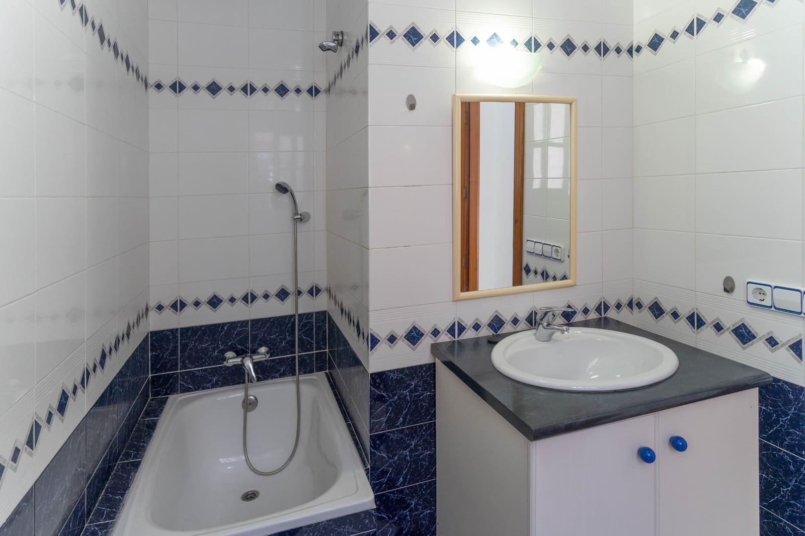 3 bedroom Penthouse for rent in Alhaurin el Grande - € 1,000 (Ref: 9591289)