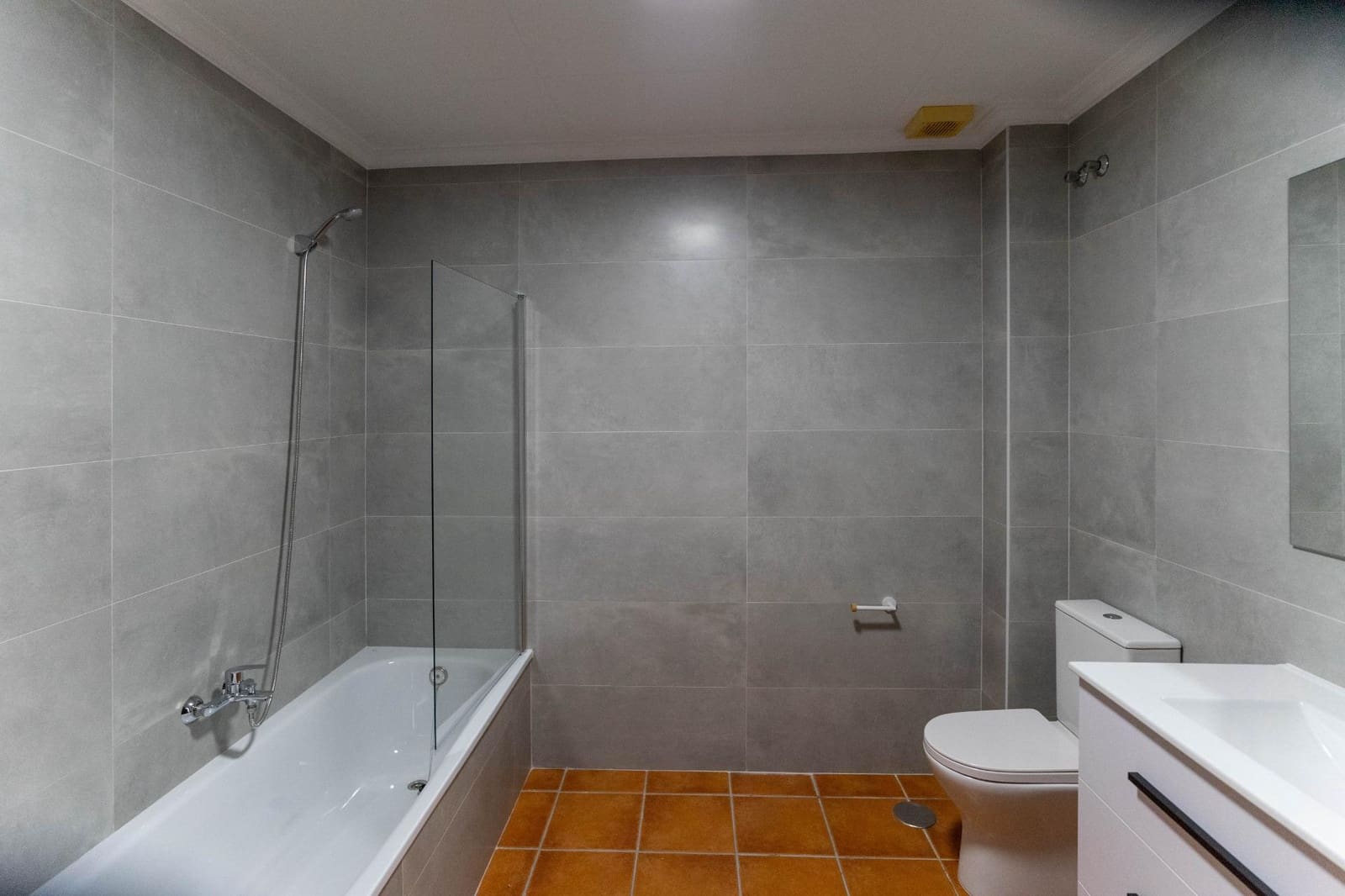 3 slaapkamer Flat te huur in Alhaurin el Grande - € 900 (Ref: 9674220)