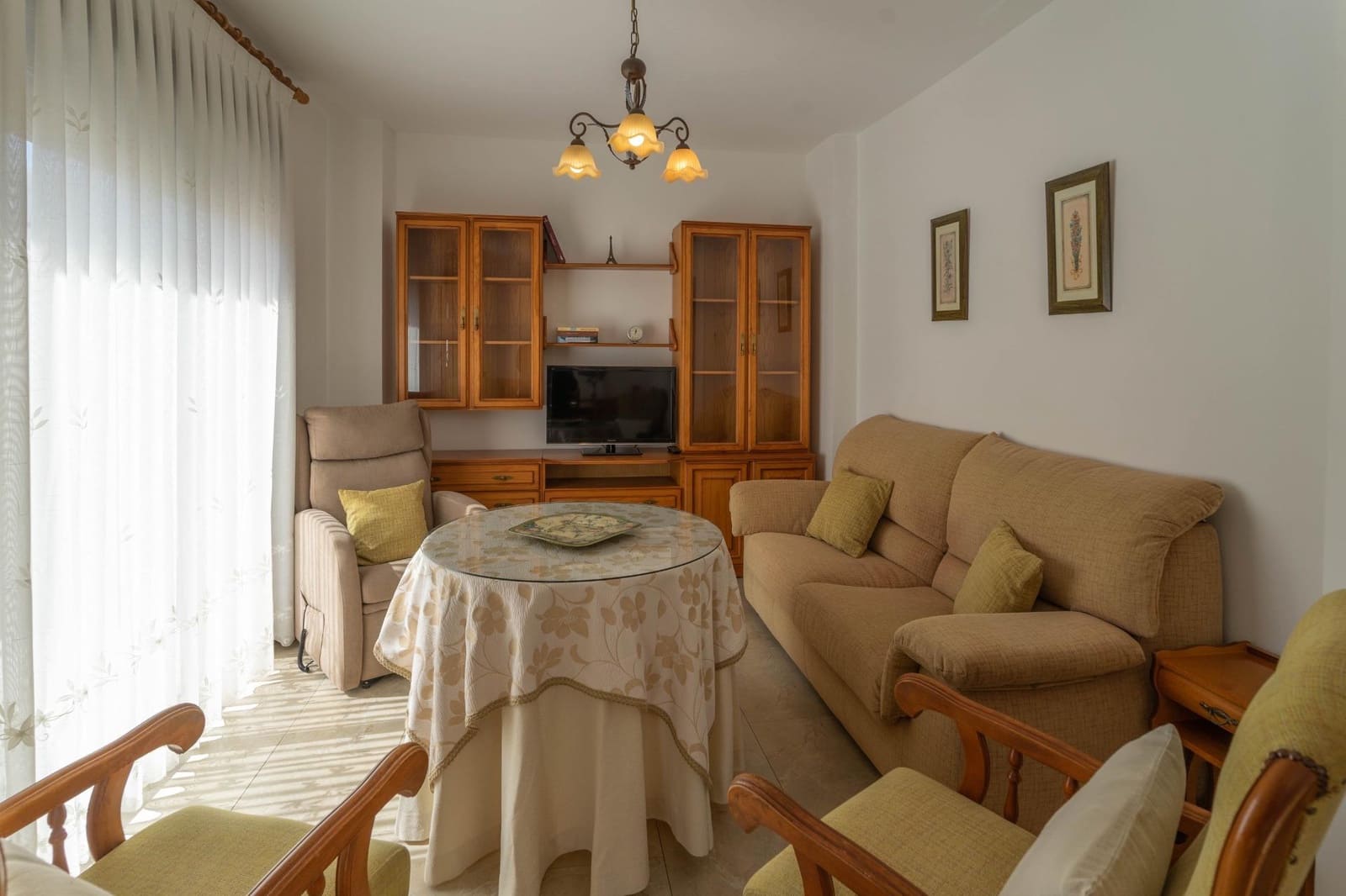 2 slaapkamer Flat te huur in Alhaurin el Grande - € 875 (Ref: 9674221)