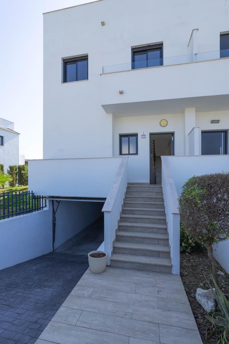 3 soverom Kjedet enebolig til leie i Alhaurin el Grande med svømmebasseng garasje - € 1 700 (Ref: 9714935)