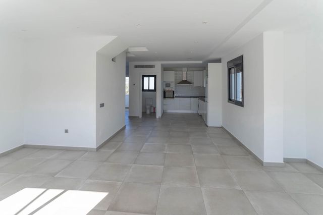 3 soverom Kjedet enebolig til leie i Alhaurín el Grande med svømmebasseng garasje - € 1 700 (Ref: 9714935)