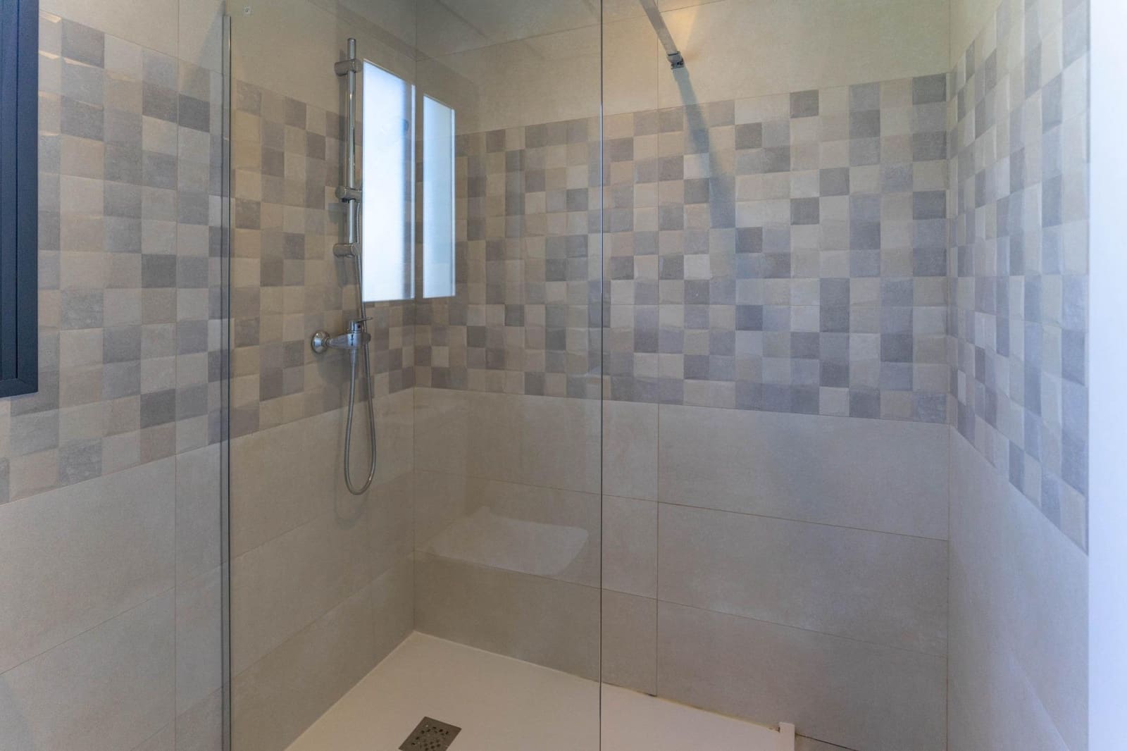 3 soverom Kjedet enebolig til leie i Alhaurin el Grande med svømmebasseng garasje - € 1 700 (Ref: 9714935)