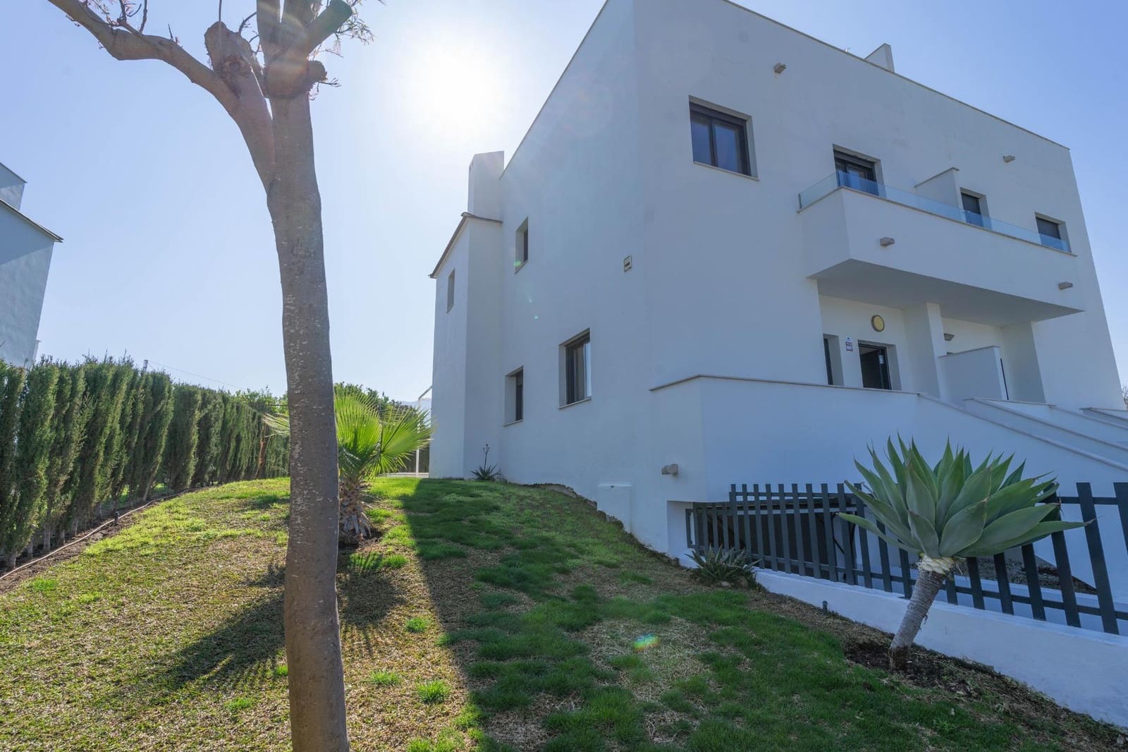 3 soverom Kjedet enebolig til leie i Alhaurin el Grande med svømmebasseng garasje - € 1 700 (Ref: 9714935)