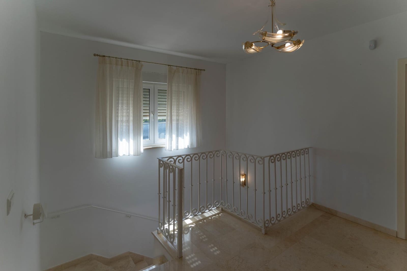 3 quarto Moradia para arrendar em Alhaurin el Grande com piscina garagem - 2 500 € (Ref: 9747893)