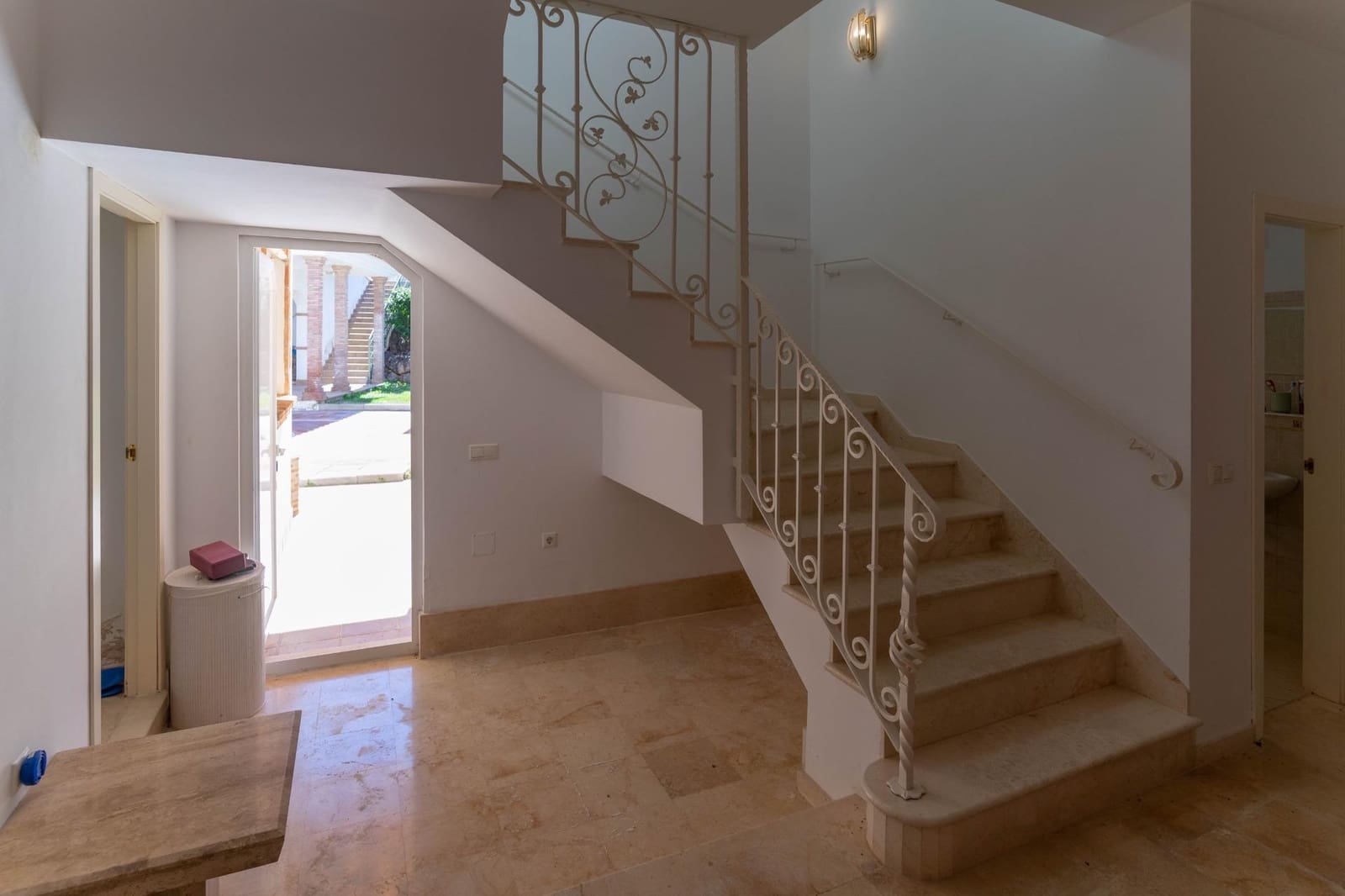 3 quarto Moradia para arrendar em Alhaurin el Grande com piscina garagem - 2 500 € (Ref: 9747893)