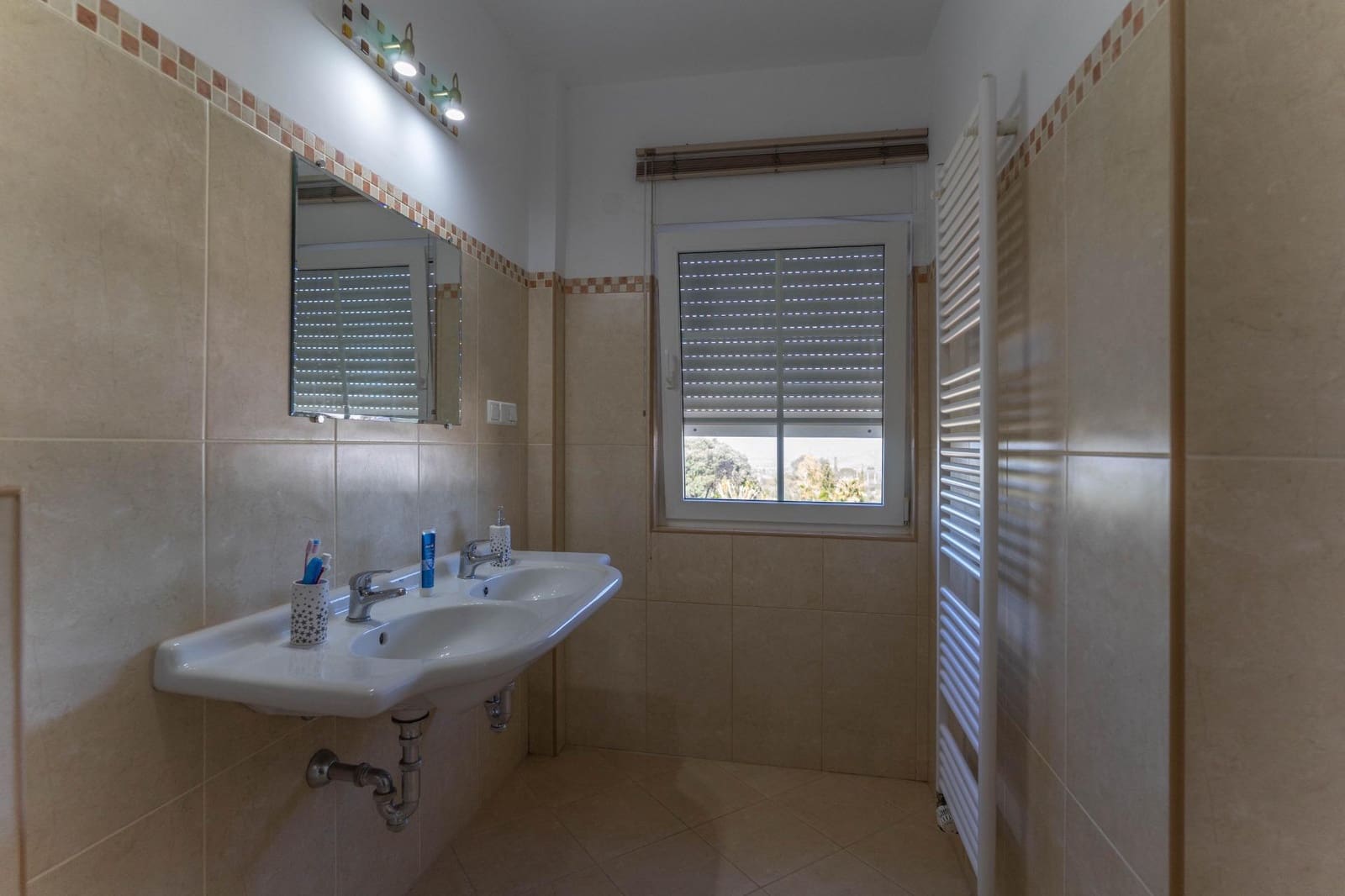 3 quarto Moradia para arrendar em Alhaurin el Grande com piscina garagem - 2 500 € (Ref: 9747893)