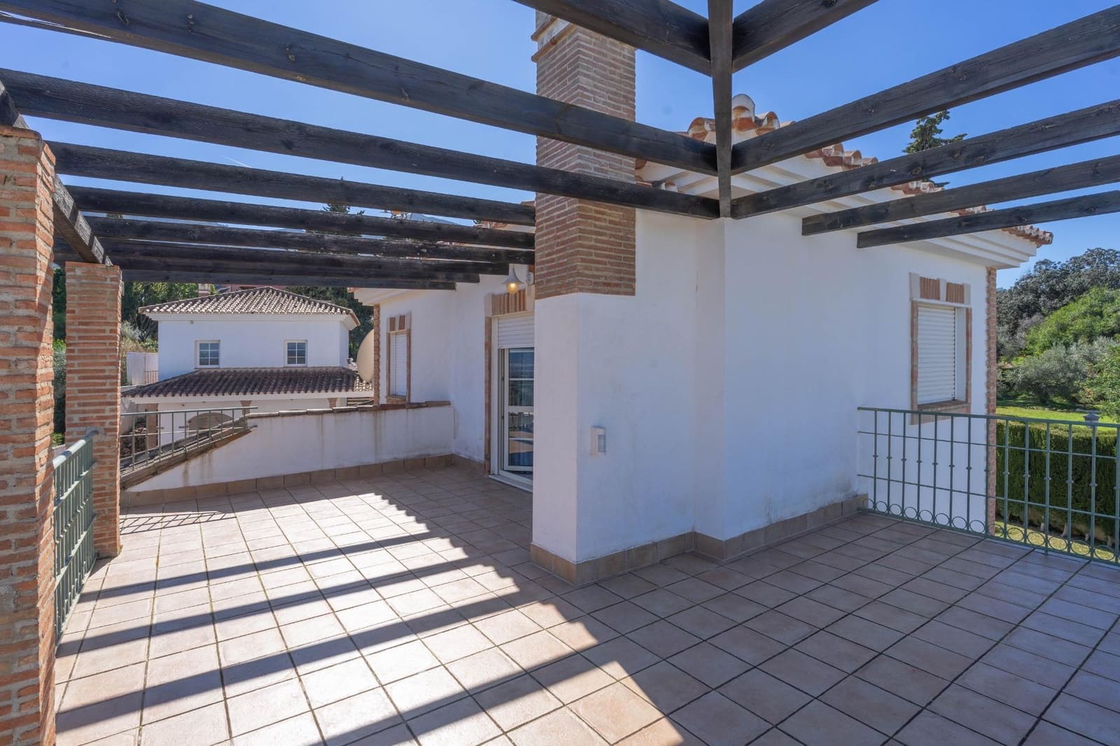 3 quarto Moradia para arrendar em Alhaurin el Grande com piscina garagem - 2 500 € (Ref: 9747893)