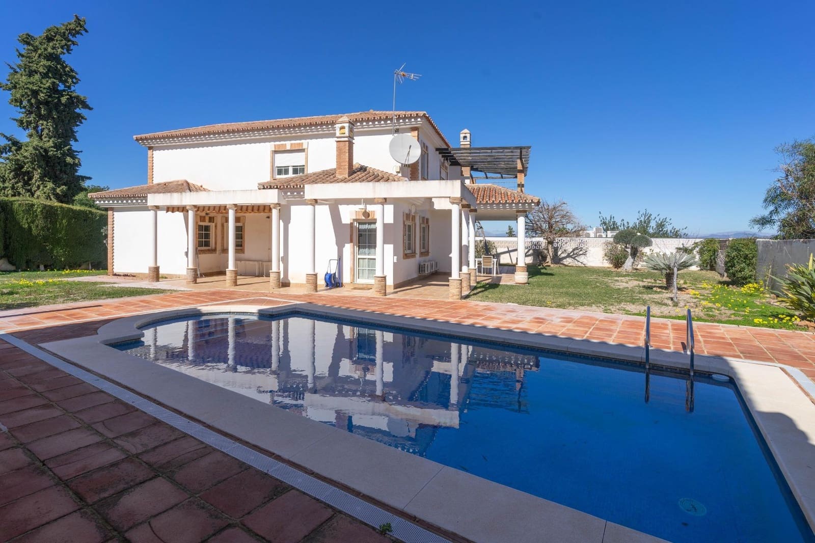 3 quarto Moradia para arrendar em Alhaurin el Grande com piscina garagem - 2 500 € (Ref: 9747893)