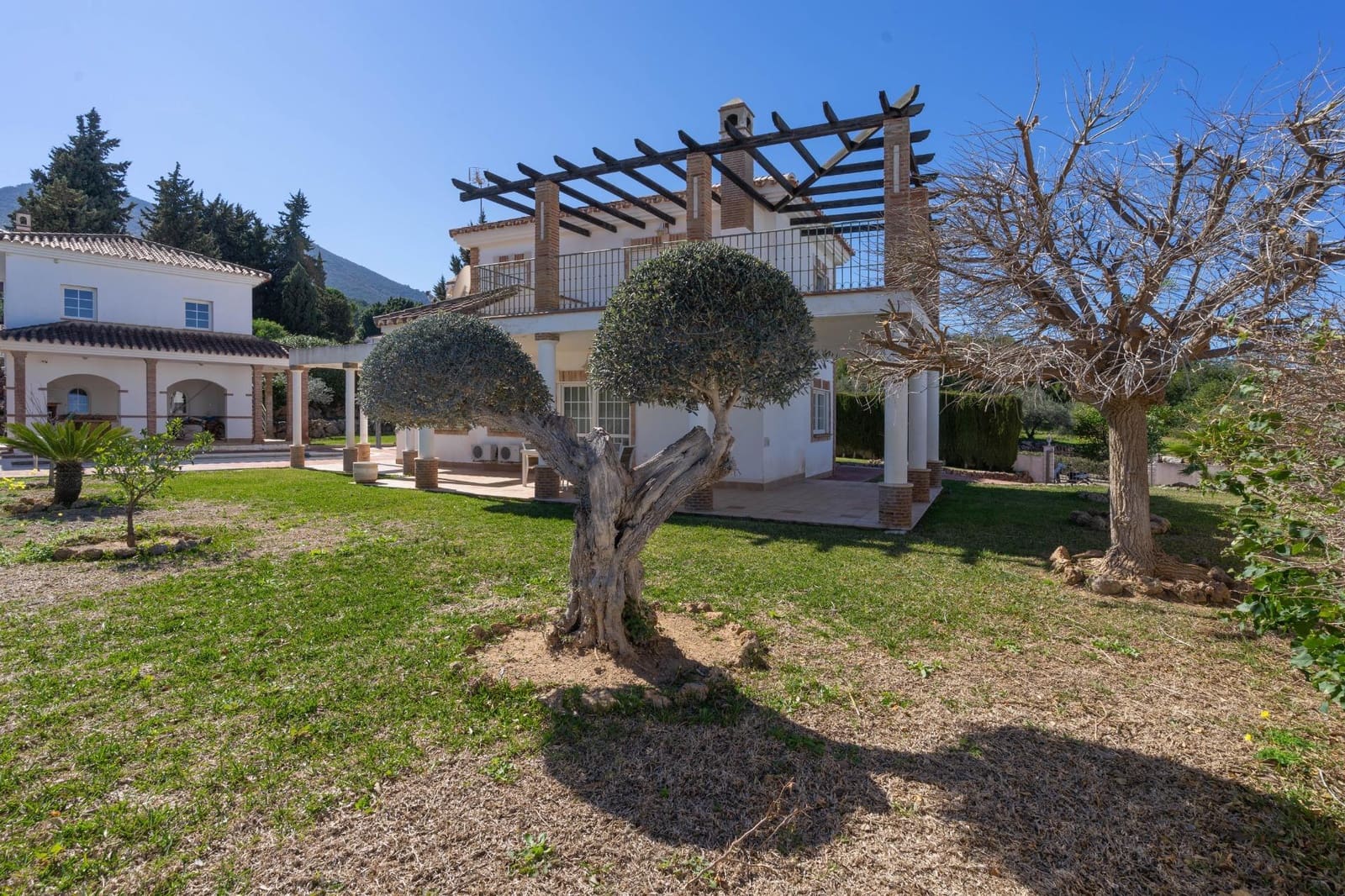 3 quarto Moradia para arrendar em Alhaurin el Grande com piscina garagem - 2 500 € (Ref: 9747893)