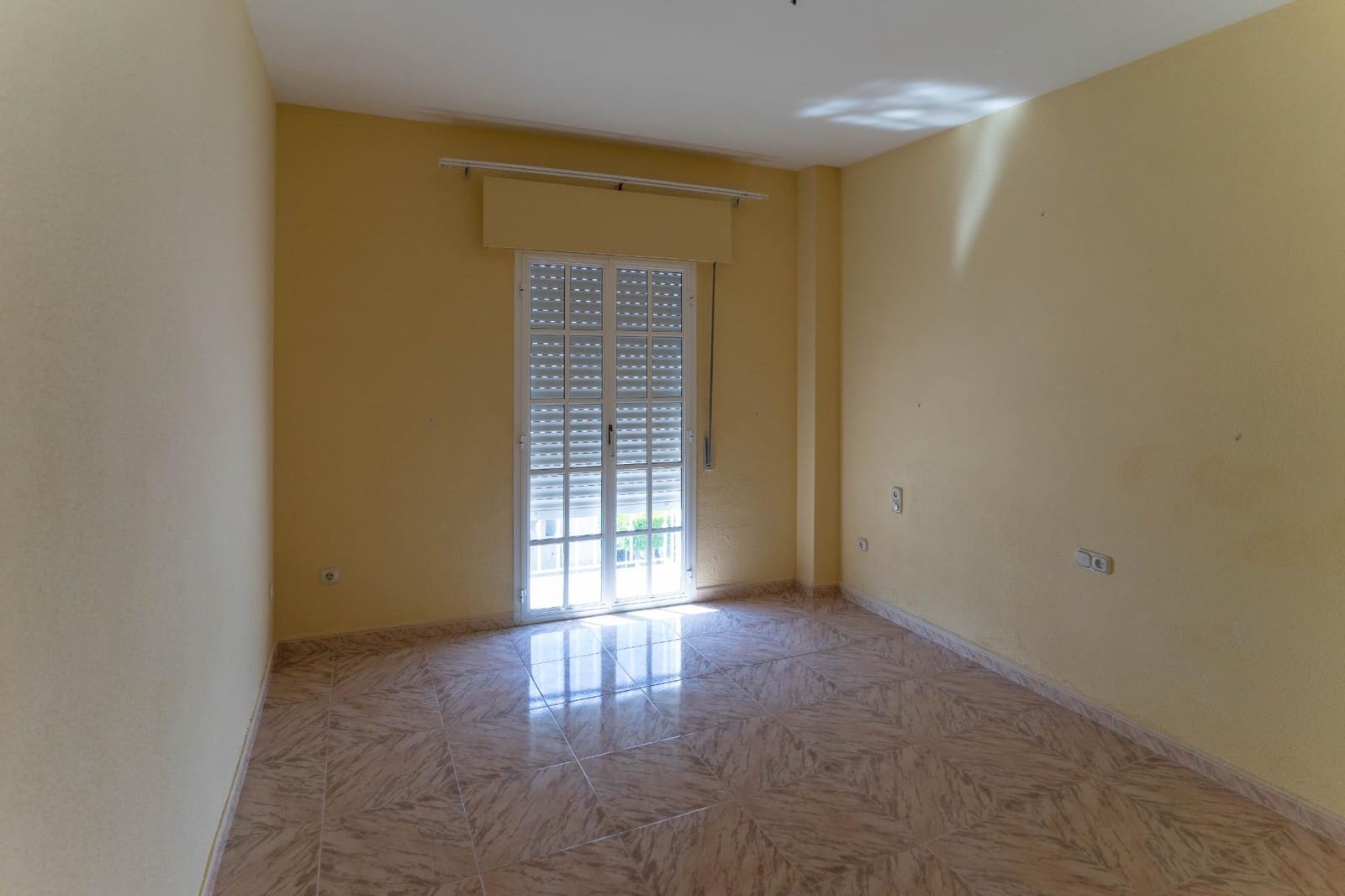 3 bedroom Penthouse for rent in Alhaurin el Grande - € 1,200 (Ref: 9825257)
