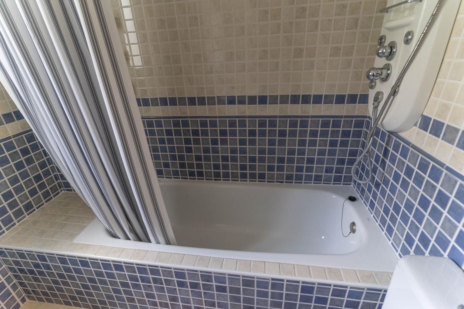 3 bedroom Flat for rent in Alhaurin el Grande - € 1,000 (Ref: 9840370)