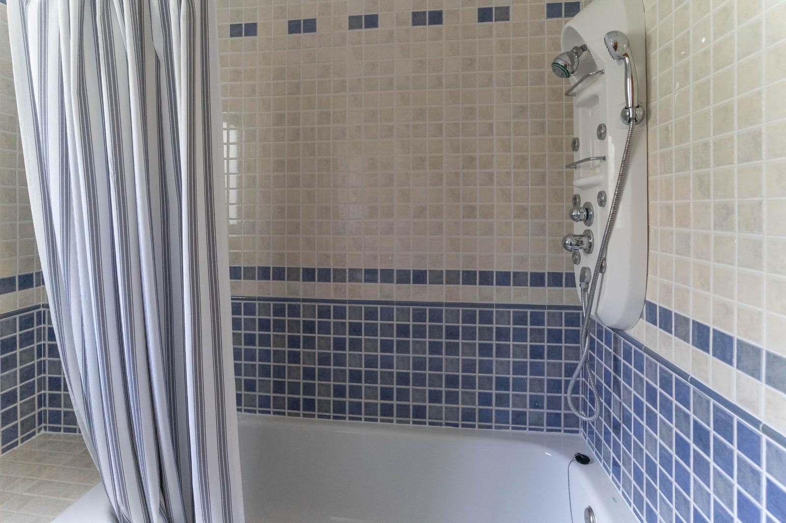 3 bedroom Flat for rent in Alhaurin el Grande - € 1,000 (Ref: 9840370)