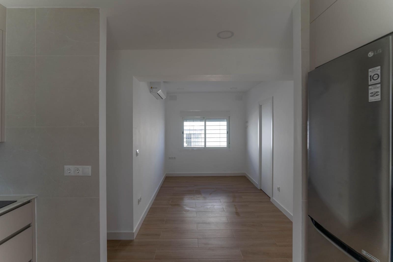 2 bedroom Apartment for rent in Alhaurin el Grande - € 850 (Ref: 9861874)