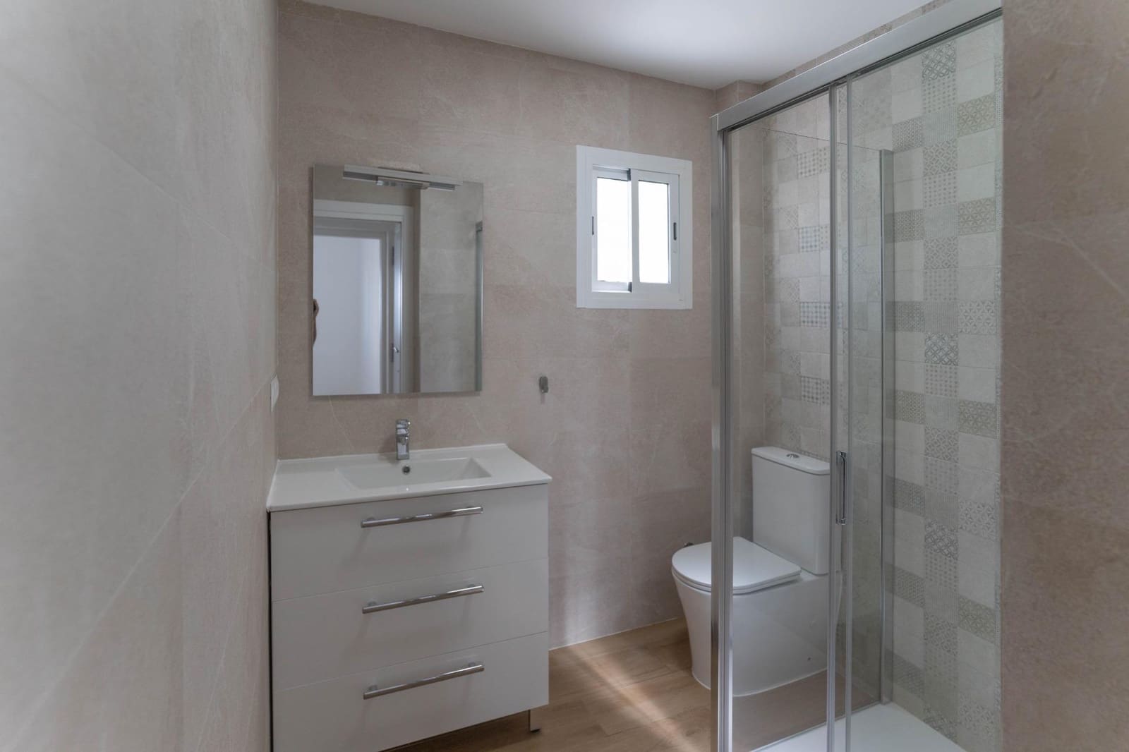 2 bedroom Apartment for rent in Alhaurin el Grande - € 850 (Ref: 9861874)