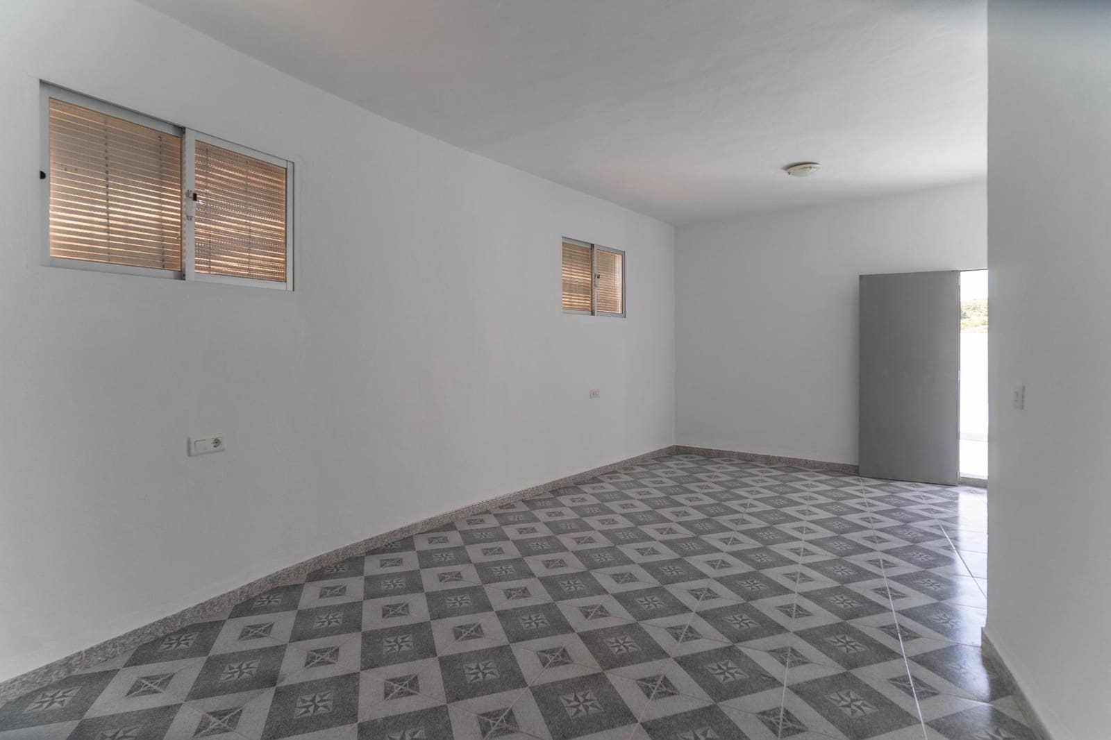 3 bedroom Villa for rent in Alhaurin el Grande - € 850 (Ref: 9876442)
