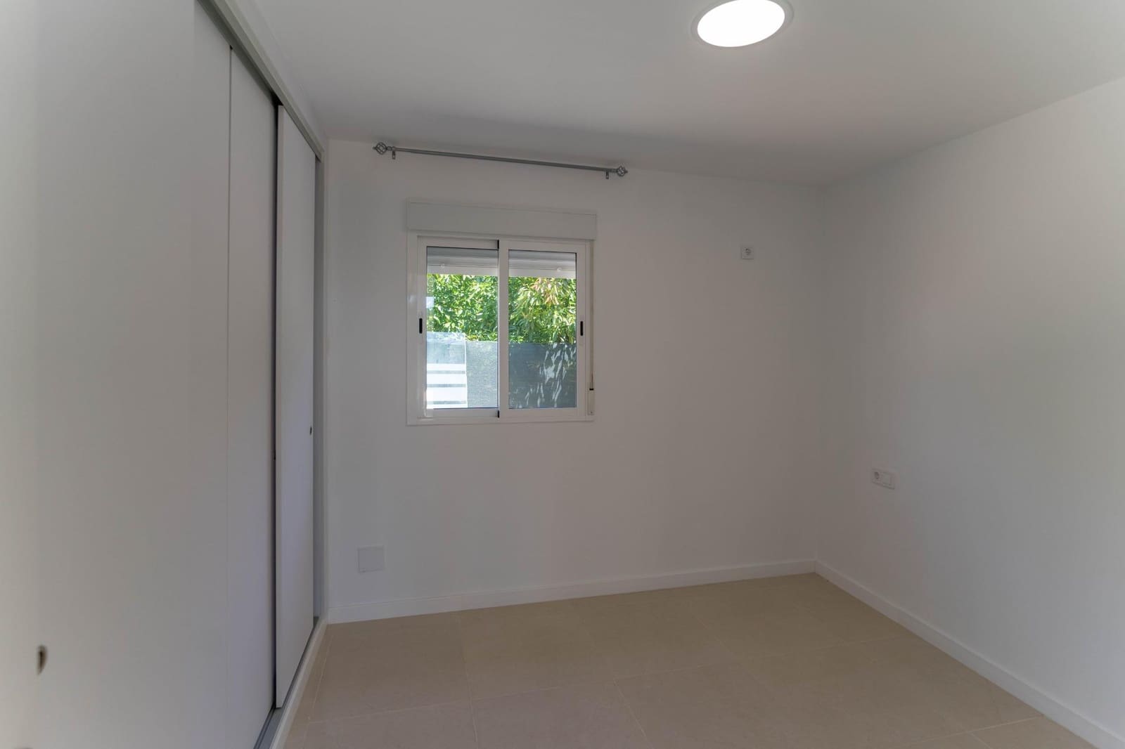 2 slaapkamer Villa te huur in Coin met garage - € 1.150 (Ref: 9878883)