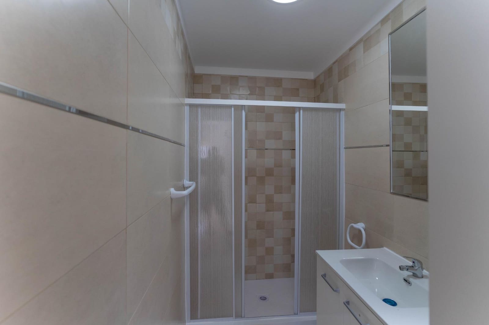 2 slaapkamer Villa te huur in Coin met garage - € 1.150 (Ref: 9878883)