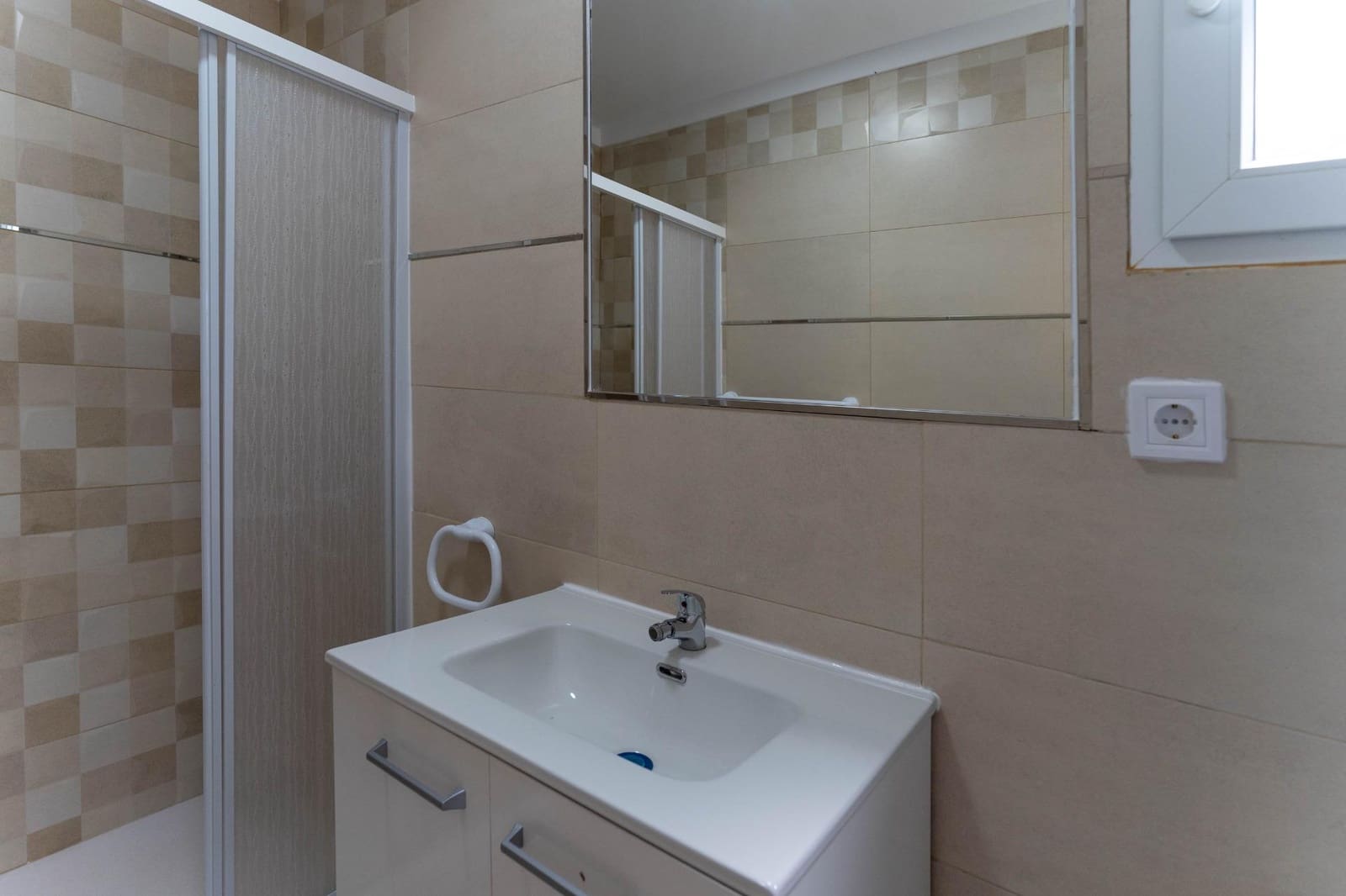 2 slaapkamer Villa te huur in Coin met garage - € 1.150 (Ref: 9878883)