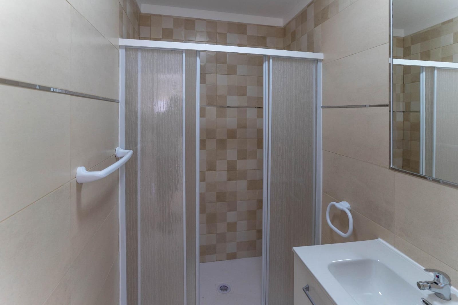 2 slaapkamer Villa te huur in Coin met garage - € 1.150 (Ref: 9878883)