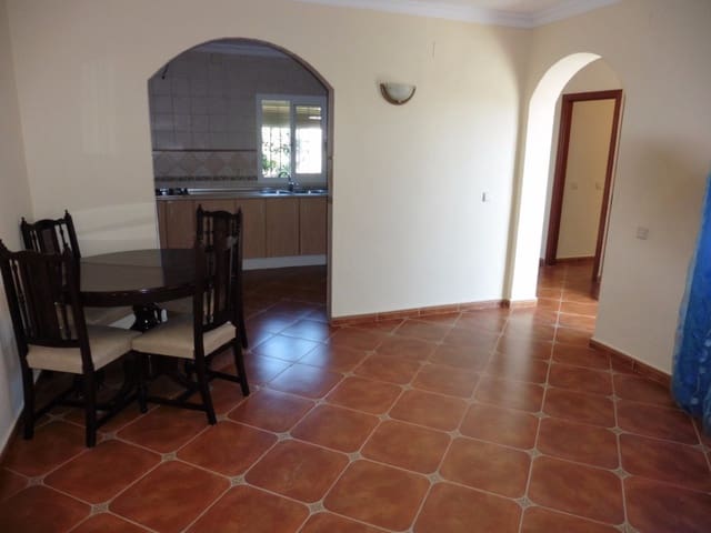 3 bedroom Villa for rent in Alhaurín el Grande - € 1,000 (Ref: 9893884)