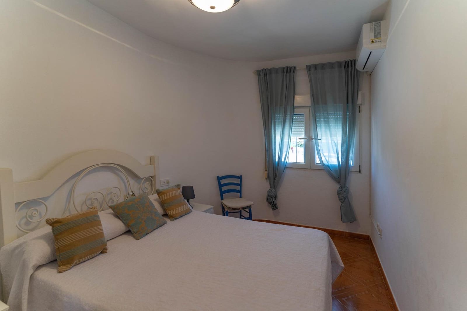 4 quarto Moradia em Banda para arrendar em Alhaurin el Grande com garagem - 1 400 € (Ref: 9903943)