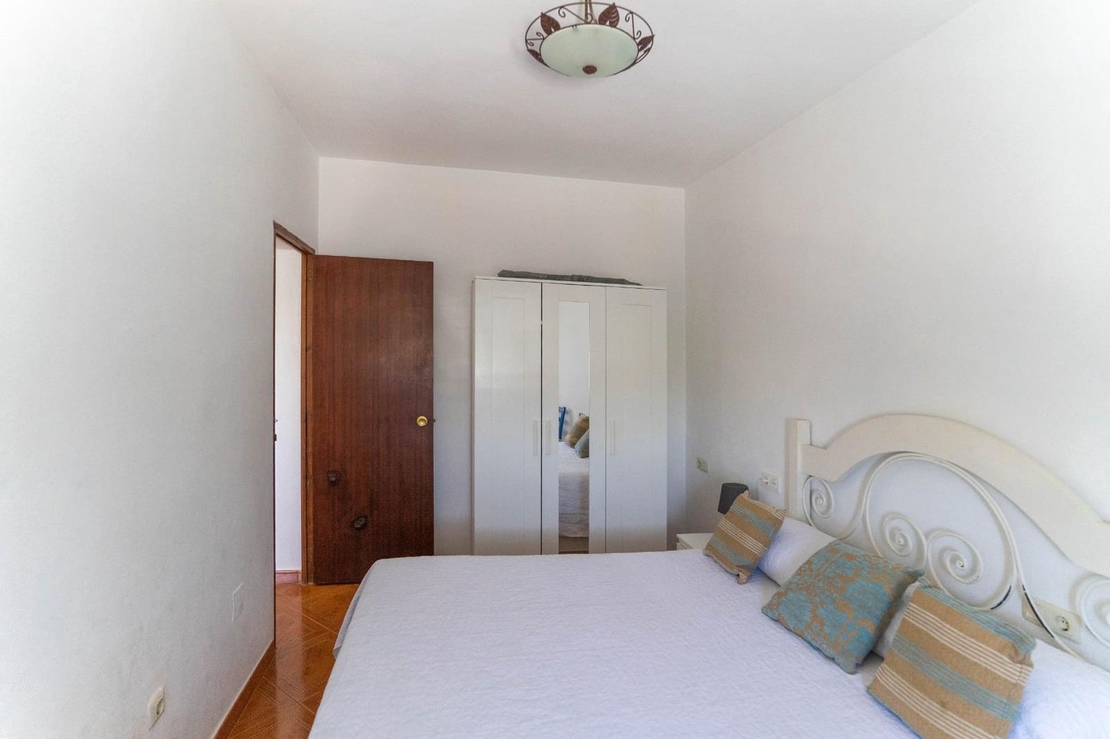 4 quarto Moradia em Banda para arrendar em Alhaurin el Grande com garagem - 1 400 € (Ref: 9903943)