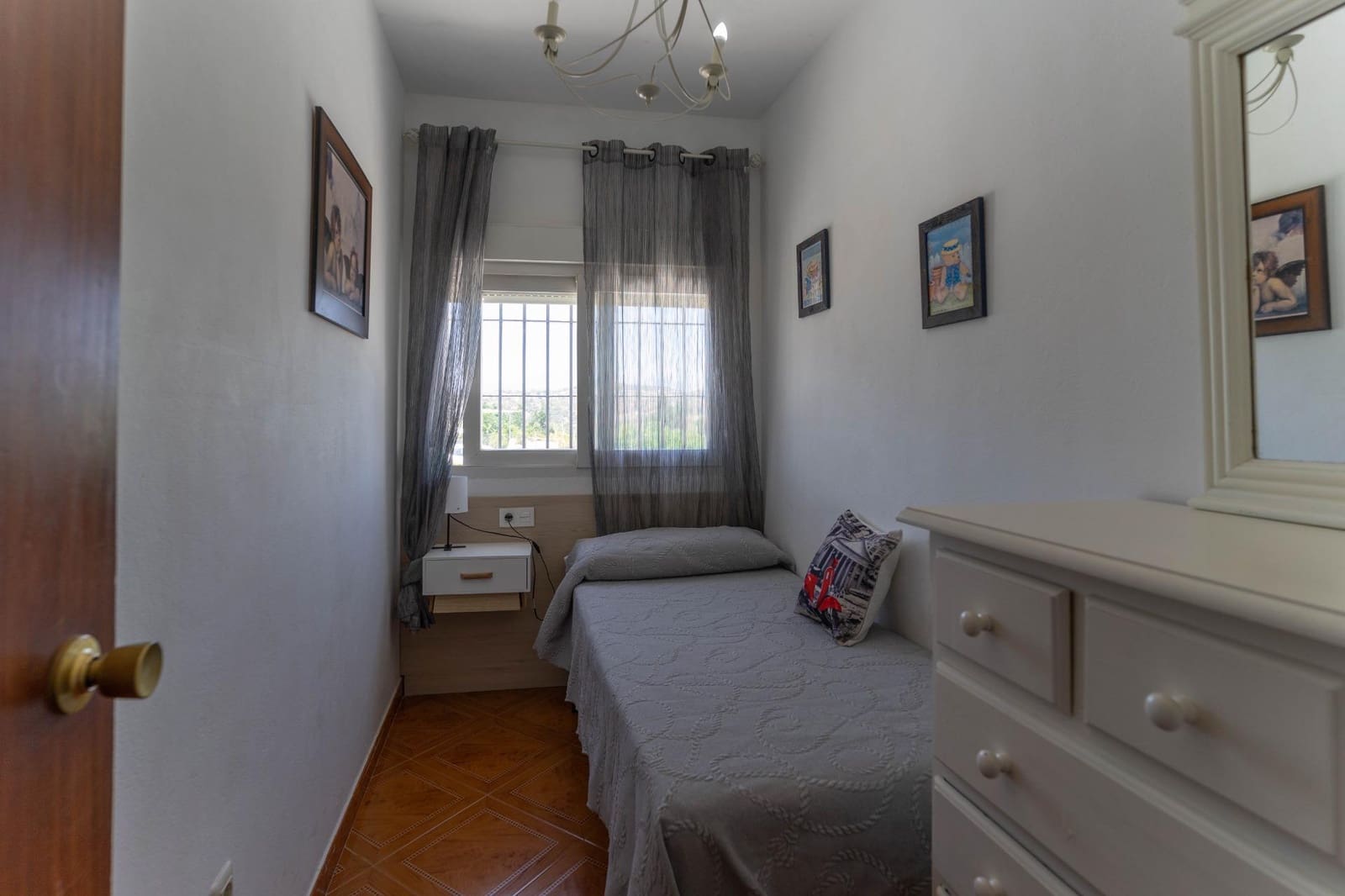 4 quarto Moradia em Banda para arrendar em Alhaurin el Grande com garagem - 1 400 € (Ref: 9903943)