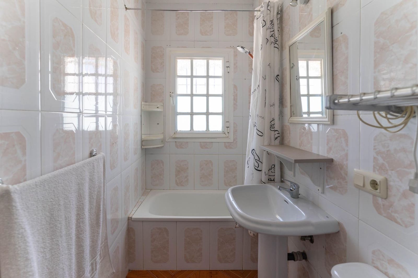 4 quarto Moradia em Banda para arrendar em Alhaurin el Grande com garagem - 1 400 € (Ref: 9903943)