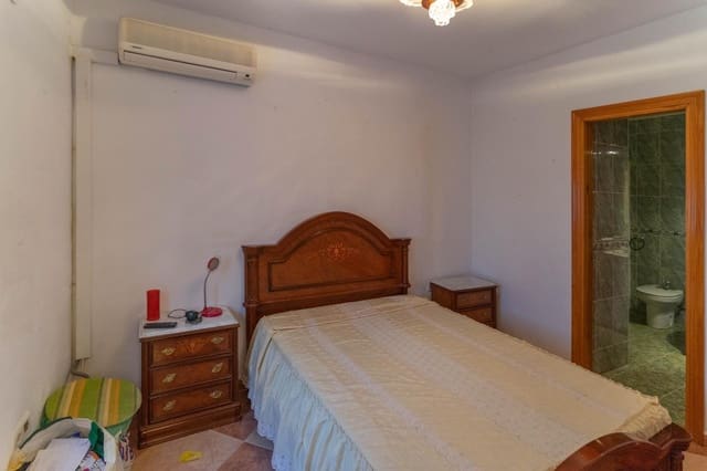 4 quarto Moradia em Banda para venda em Coín - 210 000 € (Ref: 9908044)