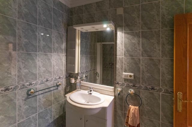 4 quarto Moradia em Banda para venda em Coín - 210 000 € (Ref: 9908044)