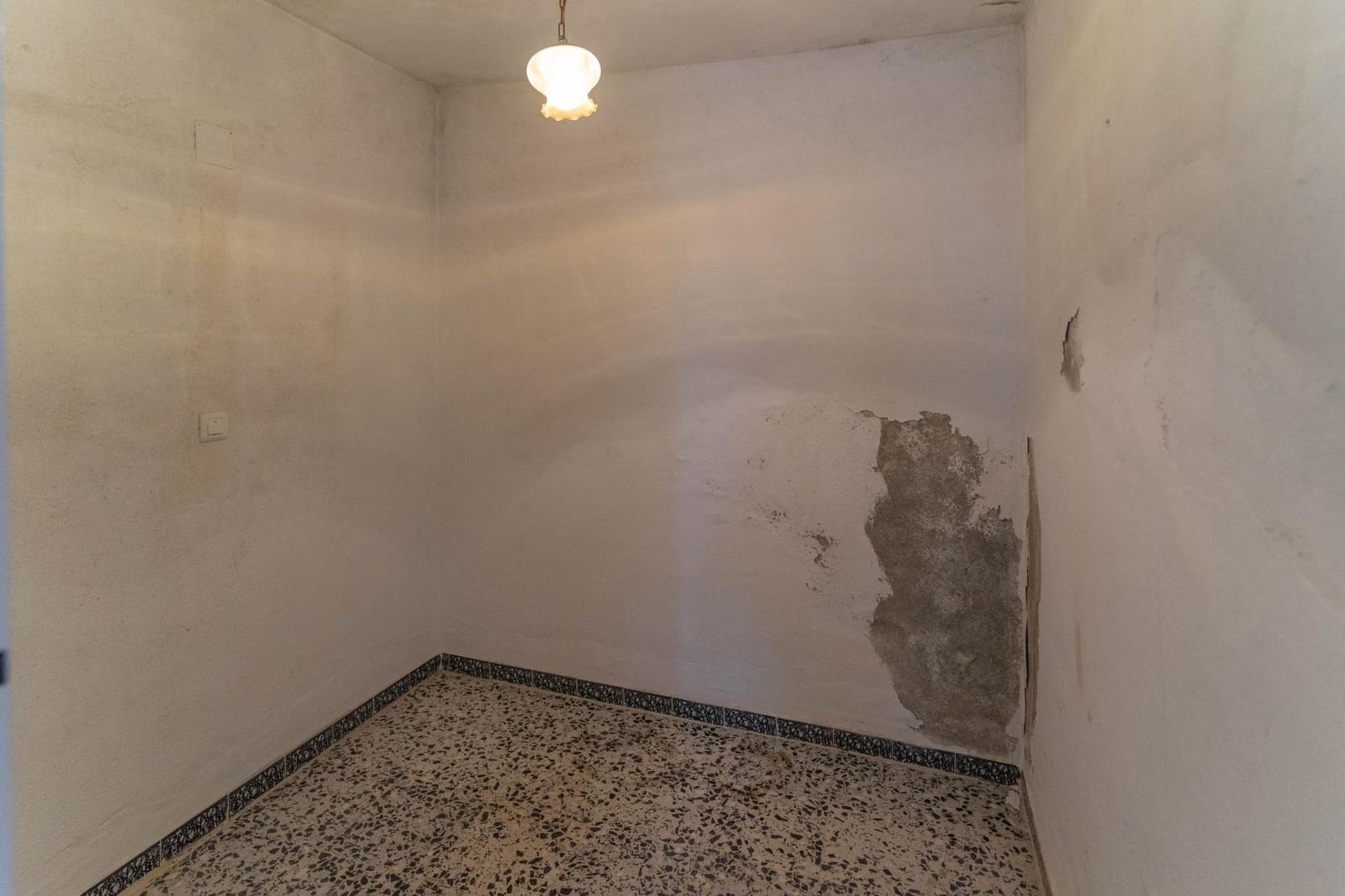 4 quarto Moradia em Banda para venda em Coin - 210 000 € (Ref: 9908044)