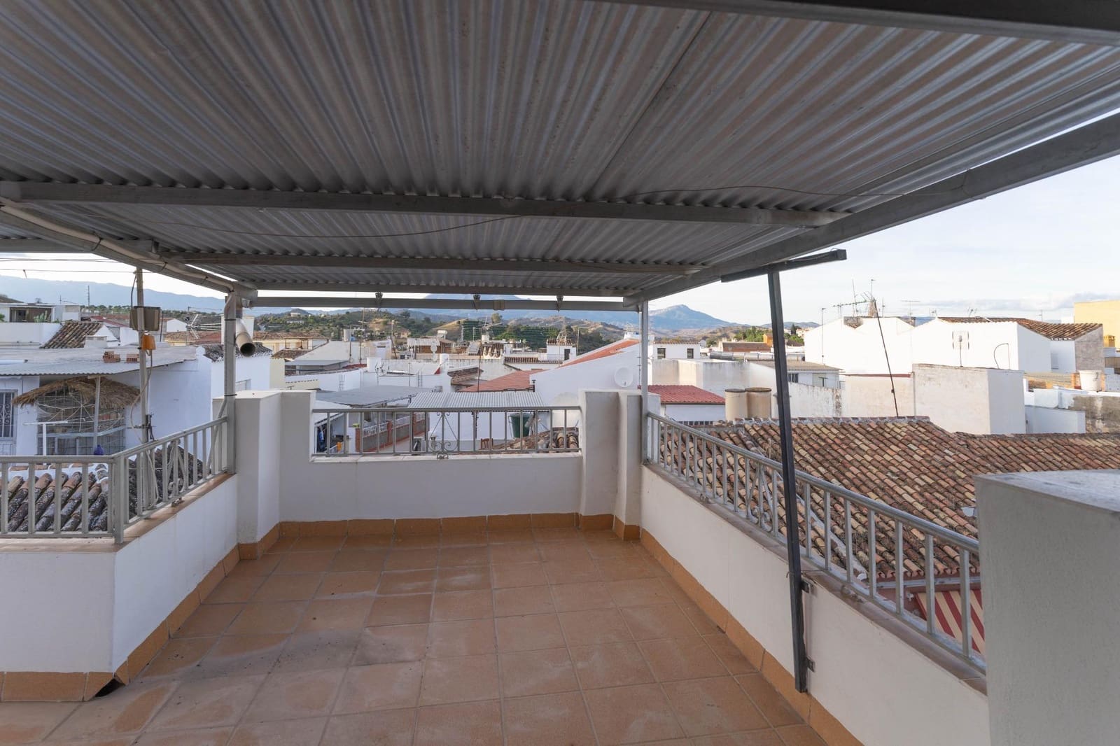 4 quarto Moradia em Banda para venda em Coin - 210 000 € (Ref: 9908044)