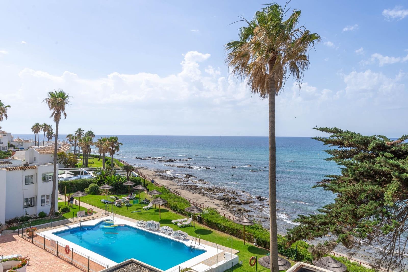 3 bedroom Flat for rent in Miraflores with pool - € 1,900 (Ref: 9945724)