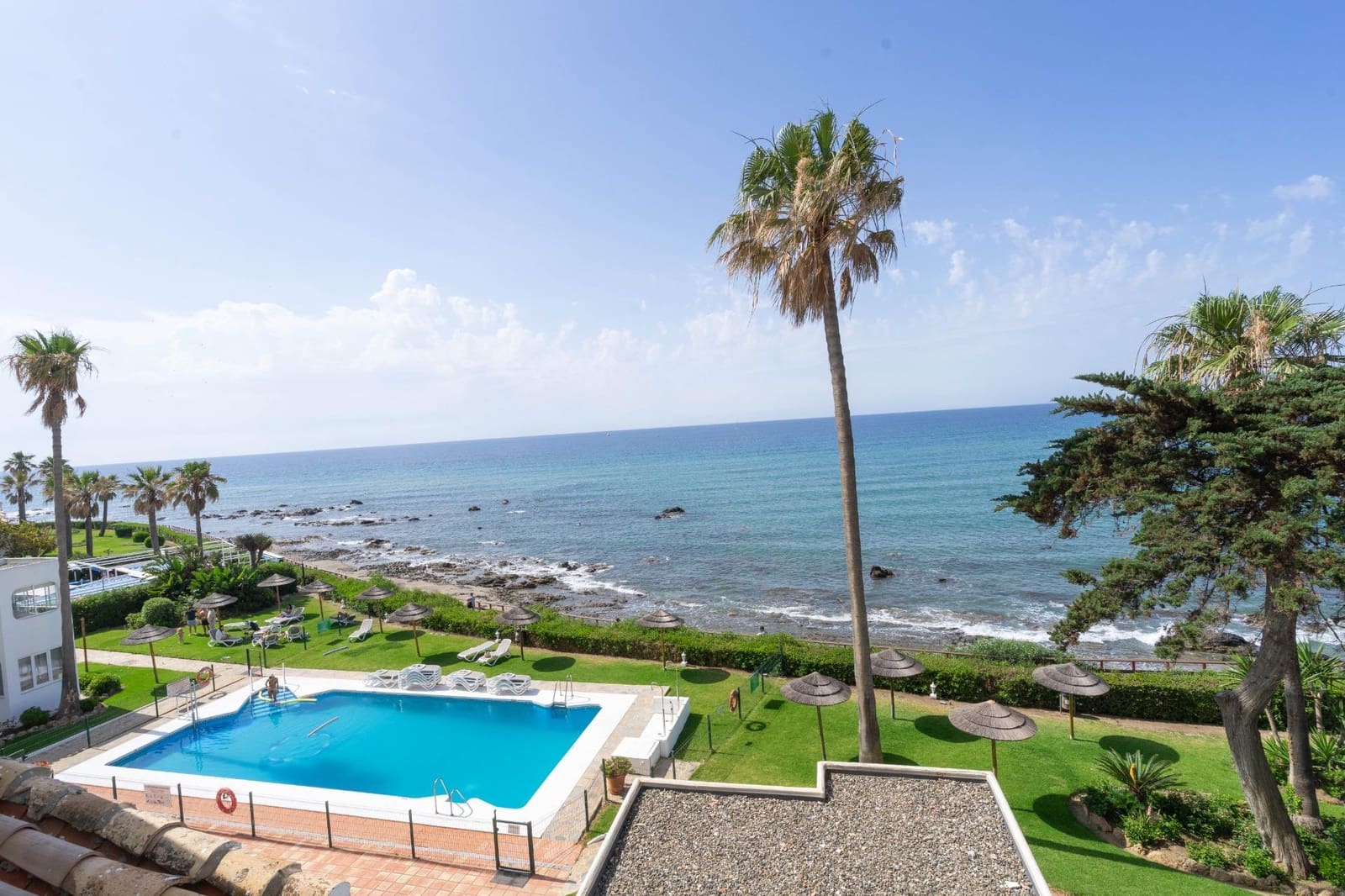 3 bedroom Flat for rent in Miraflores with pool - € 1,900 (Ref: 9945724)