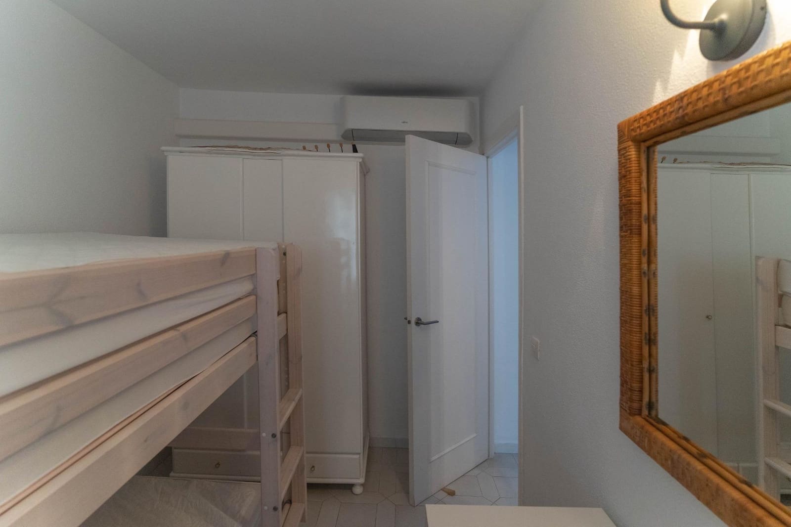 3 bedroom Flat for rent in Miraflores with pool - € 1,900 (Ref: 9945724)