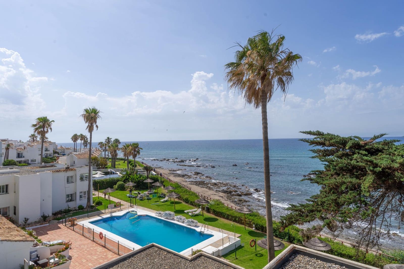 3 bedroom Flat for rent in Miraflores with pool - € 1,900 (Ref: 9945724)